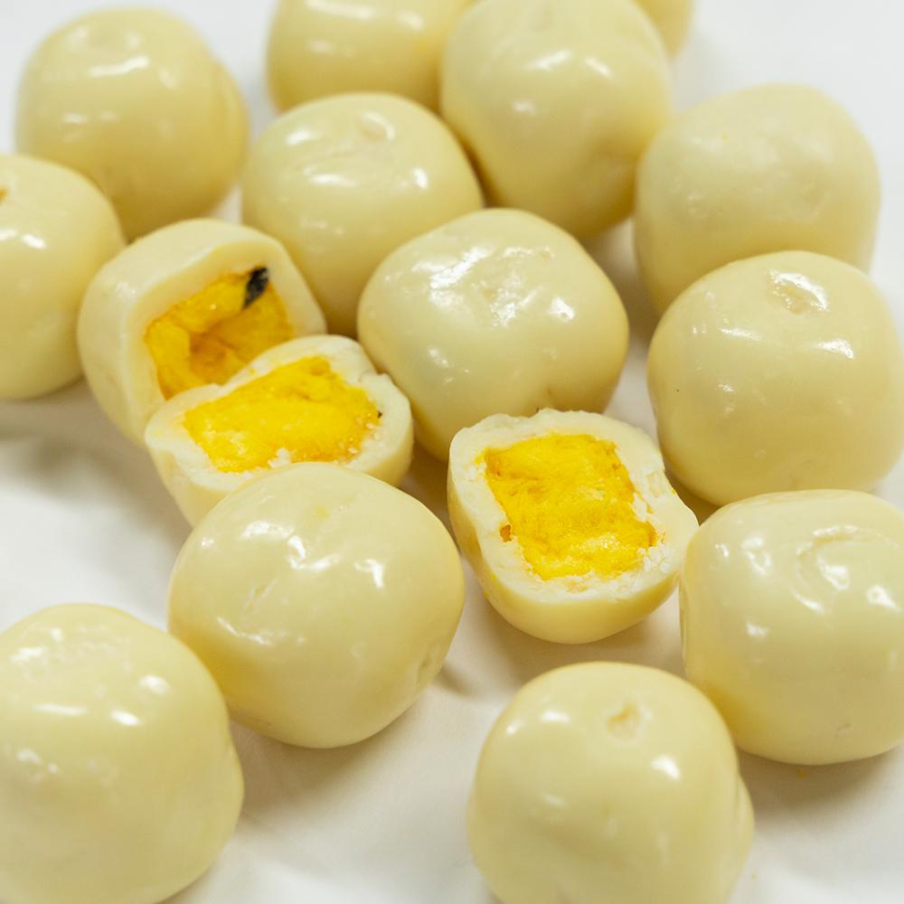Freeze-Dried Passion Fruit Coated in White Chocolate | 1kg Bulk Pack