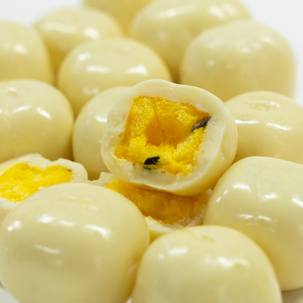 Freeze-Dried Passion Fruit Coated in White Chocolate | 1kg Bulk Pack